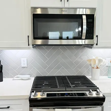 3Br Escape Near The Galleria - High Ceilings